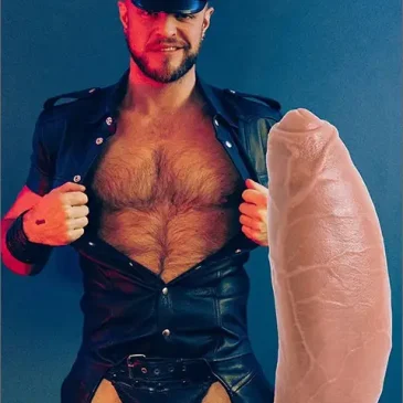 Wade Wolfgar Gorgeous Uncut Cock is now a Dildo Mr Hankeys Toys