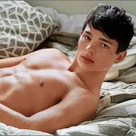 DEREK CARAVAGGIO SOLO Bel Ami Uncut Hung Czech Men